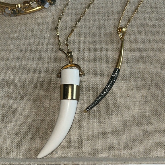 Stella & Dot 2 Pendant Necklaces 1 Wrap Bracelet Gold White Black 28” Chains - Picture 4 of 15